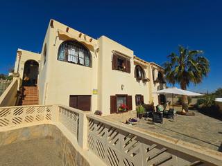 Chalet in Calle rapa 1. Espléndida villa independiente lujo y comodidad
