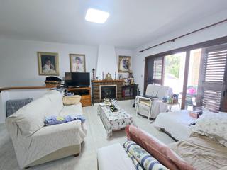 Chalet in Picasso 0. Impresionante villa independiente con piscina, solárium y jardín