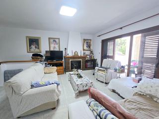 Xalet  Picasso. Impresionante villa independiente con piscina, solárium y jardín