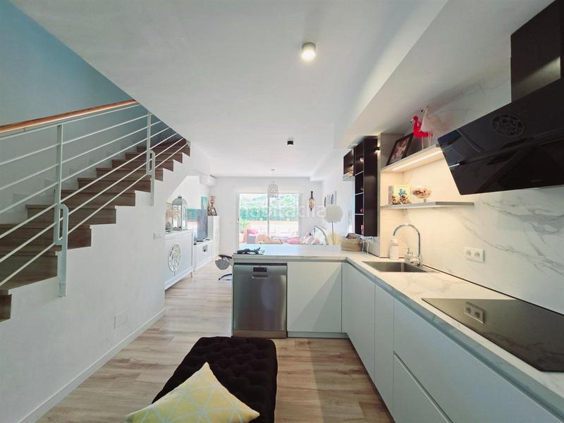 Foto 93b1cab0-50e0-411a-81cf-b098a723806d. Casa a schiera con riscaldamento parcheggio piscina in Vera