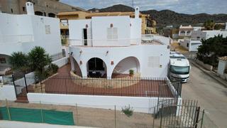 Chalet  Calle el calon. Chalet en venta en el calón  primera línea de playa  descubre un