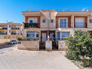 Reihenhaus  Calle los puntos. Encantadora casa adosada de tres plantas en venta.