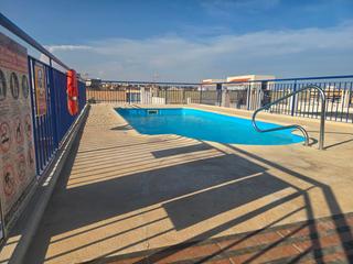Pis  Las acacias. Amplio apartamento de 3 dormitorios en turre con piscina, garaje