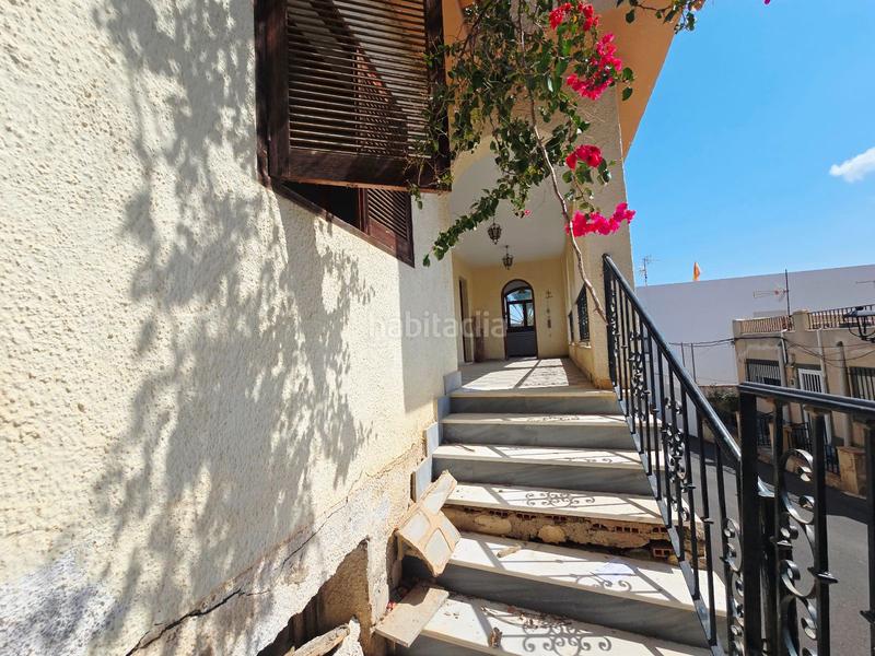 Foto 0658c592-2477-4d9c-aea9-69e88e9be540. Chalet in calle rosaleda in Turre