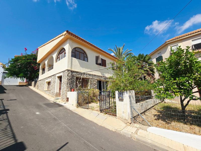 Foto 1977a368-178d-4907-acad-ef1cea55dd6d. Chalet in calle rosaleda in Turre