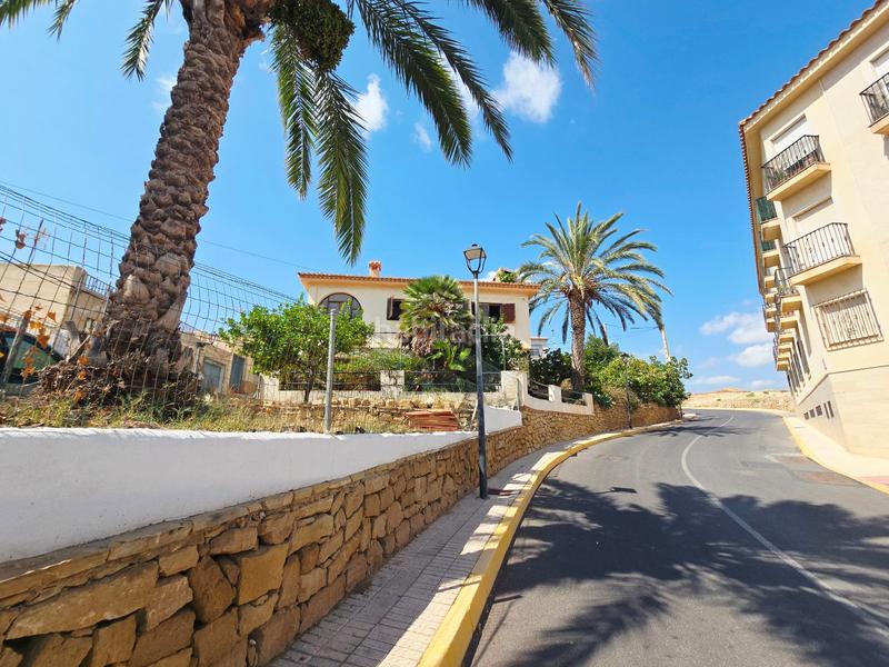 Foto 70934e53-3f34-4e88-9018-bf7849c7b6da. Chalet in calle rosaleda in Turre