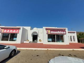 Local commercial  Paseo del mediterráneo. Amplio local comercial de 2.900 m con parcela adicional y grande