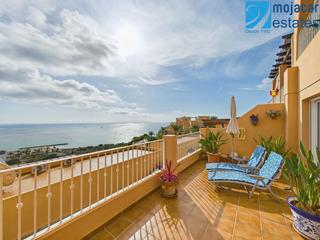 Etagenwohnung  Calle la mena, 4. Fabuloso apartamento con vistas panorámicas al mar y garaje priv