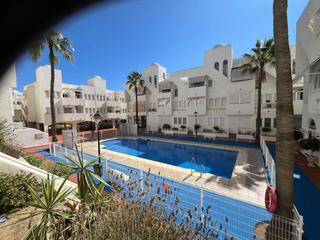 Pis  Paseo del malecon s/n. Apartamento con piscina y garaje en primera línea del paseo marí