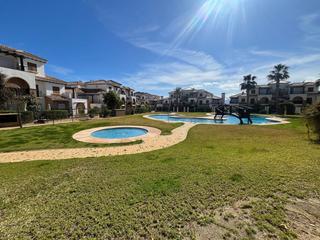 Piso  Calle tomillo. Amplio apartamento con jardín privado y vistas a la piscina en a