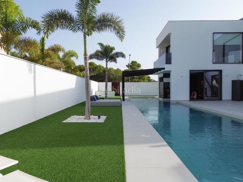 Foto b3a19bd4-ba8e-48c7-86c5-abc689383938. Xalet amb aparcament piscina a puerto Vera Vera