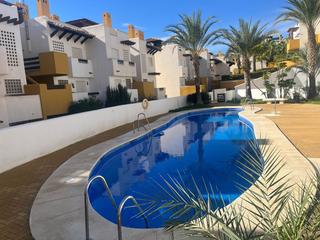 Pis  Calle las pitas. Apartamento de 2 dormitorios con garaje y excelentes zonas comun