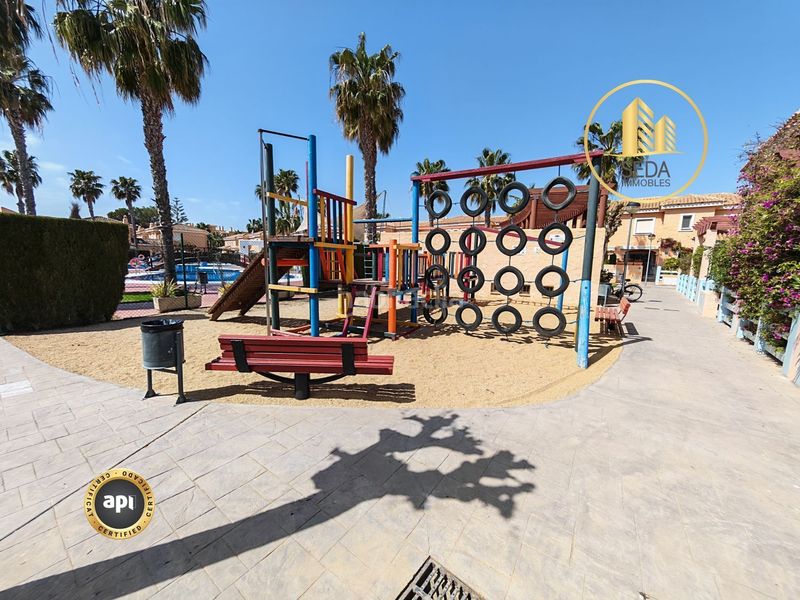 Foto 714d3afe-800d-48fc-b80a-bf184a279d0c. Pis amb aparcament piscina a Las Marinas - Pueblo Laguna Vera