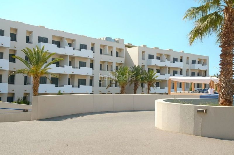 Foto b20da7ad-e3bf-4046-a48b-8d88d477c223. Pis amb aparcament piscina a puerto Vera Vera