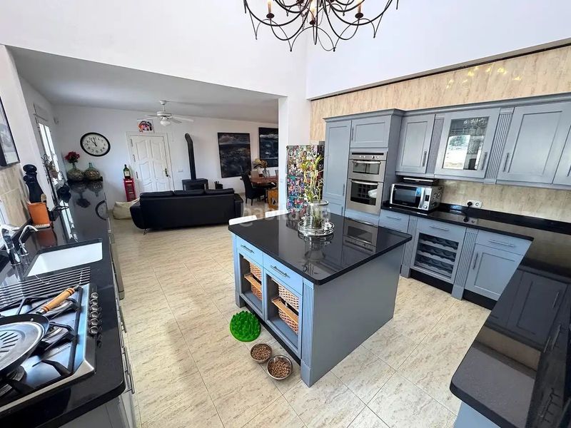 Foto 9c3482be-8ffd-4317-a2df-a240f176bf31. Casa amb aparcament piscina a Vera ciudad Vera