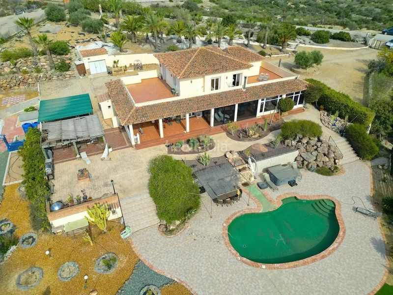 Foto bbca089e-a661-4024-8696-82d60f8b4e72. Casa amb aparcament piscina a Vera ciudad Vera