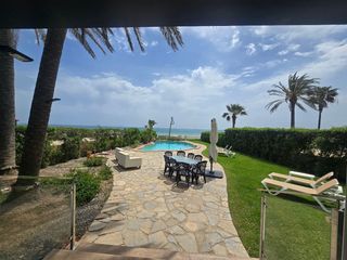 Chalet in Palomares 14. Villa unifamiliar independiente sobre parcela de 830 m frente al