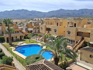 Maison jumelée  Levante, almería. Elegante dúplex con solárium y vistas a la montaña en residencia