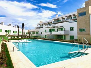 Etagenwohnung  Calle las ventanicas, 7 a. Moderno apartamento con vistas al mar en primera línea de playa