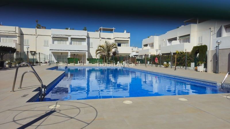 Foto eb2200bf-75ca-4410-b111-73ca5d715889. Pis amb aparcament piscina a Las Marinas - Pueblo Laguna Vera