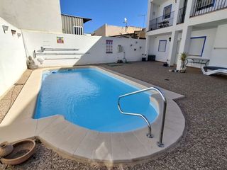 Pis  Levante, almería. Acogedor apartamento de 2 dormitorios con terraza y piscina