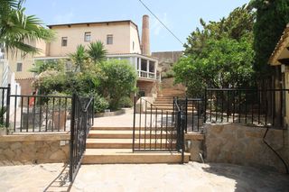 Casa  Calle las rozas s/n. Impresionante villa independiente con piscina, apartamento anexo