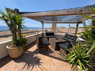 Penthouse  Calle central, 10. Amplio apartamento de 4 dormitorios con terraza, balcón y excele