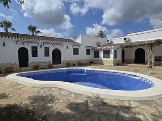 Chalet  Levante, almería. Exclusiva villa independiente con piscina privada y encanto hist