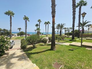 Zweistöckige Wohnung  Calle duende. Tríplex en primera línea de playa con vistas al mar en mojácar
