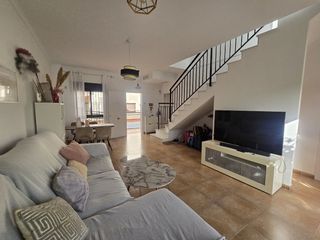 Duplex  Camino las navas. Dúplex de 3 dormitorios con un garaje privado en turre