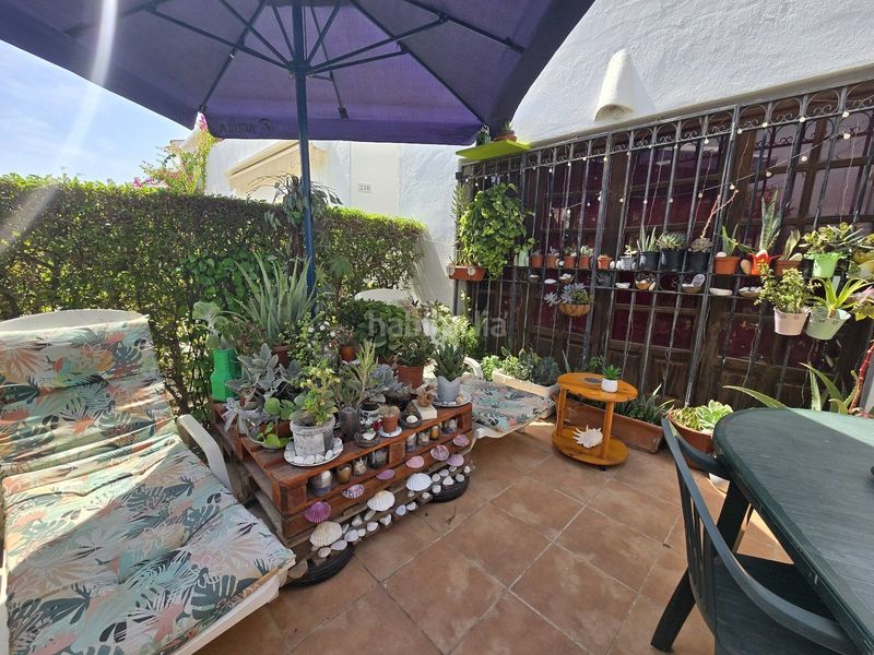 Foto ab9de02f-a82c-4278-a698-fa88052d03a9. Casa adossada amb piscina a Las Marinas - Pueblo Laguna Vera