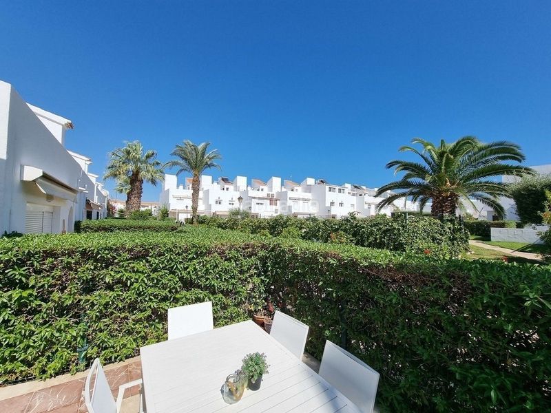 Foto c1013637-b2c6-4ef5-8ec8-269e00dbc684. Casa adossada amb piscina a Las Marinas - Pueblo Laguna Vera