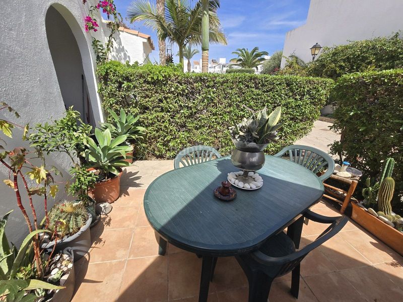 Foto fb13f8e4-dd16-45b1-8038-cacdb3362b79. Casa adossada amb piscina a Las Marinas - Pueblo Laguna Vera