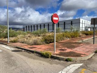 Terreny residencial a Mollina. Parcela industrial en esquina a dos calles