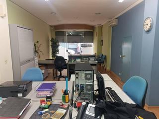 Local Comercial en Centre. Local en venta en badalona