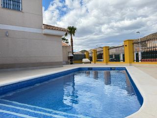 Xalet a San Juan de los Terreros. Chalet independiente con piscina privada y vistas al mar