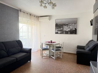Rent Flat in Casco Antiguo. Alquiler larga estancia junto al mar y con garaje