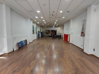 Lloguer Local Comercial a Avinguda de cubelles 6. Local en alquiler  de 138 m2 céntrico