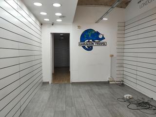 Lloguer Local Comercial a Carrer de sant sebastià 30. Local en alquiler en zona comercial peatonal