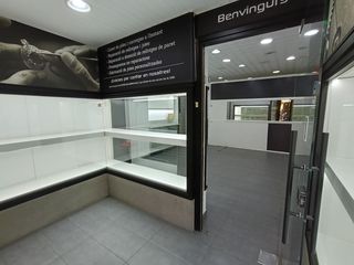 Lloguer Local Comercial a Avinguda de francesc macià 96. Local en alquiler av. francesc macià muy cerca esquina c/josep c