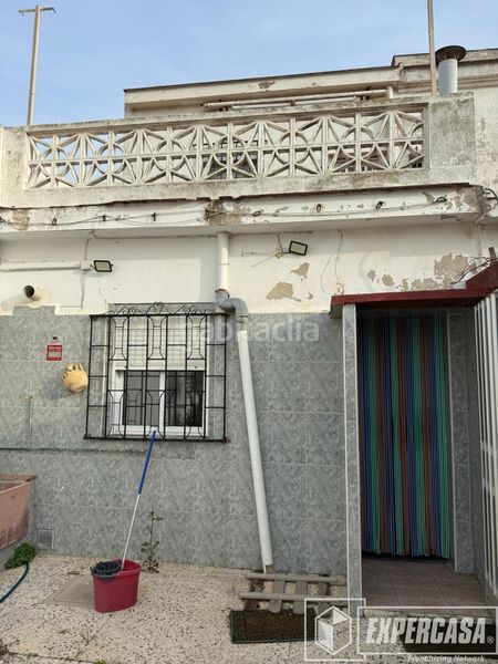 Foto 616e5698-1b48-4d55-a2c5-4a3dfa15c147. Xalet a Les Palmeres Sueca