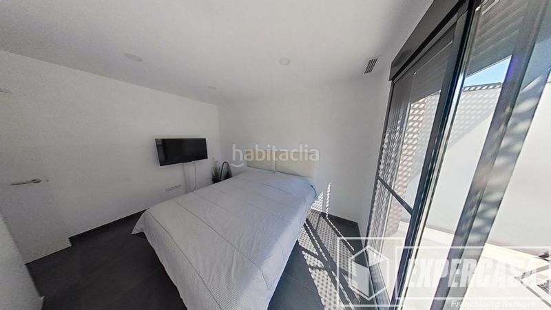 Foto f84ef5e9-421e-4769-87c5-ad103d20d413. Casa amb aparcament a Platja de la Pobla de Farnals Pobla de Farnals (la)