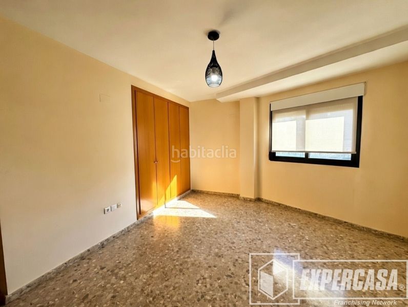 Foto 2de59a29-7a23-4c7c-bc2f-3da42c77b7ad. Pis amb aparcament a Benimàmet Valencia