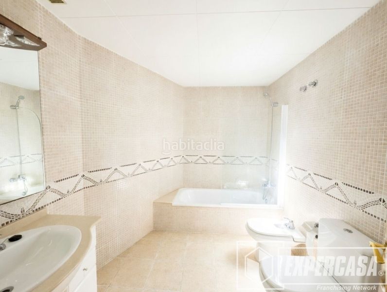 Foto 3609ab5a-6300-4671-9df9-ca866ed4bc8c. Pis amb aparcament a Benimàmet Valencia