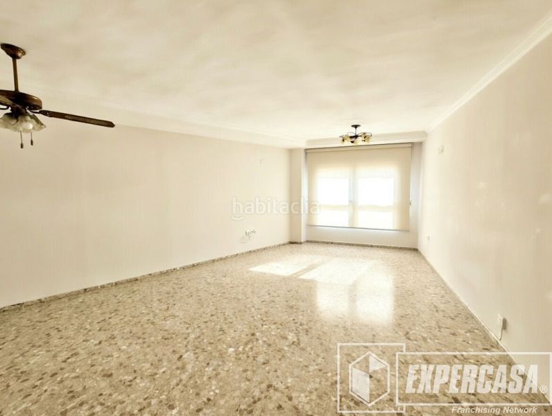 Foto 4581cfca-07ce-4cc2-84c5-450ba672b706. Pis amb aparcament a Benimàmet Valencia