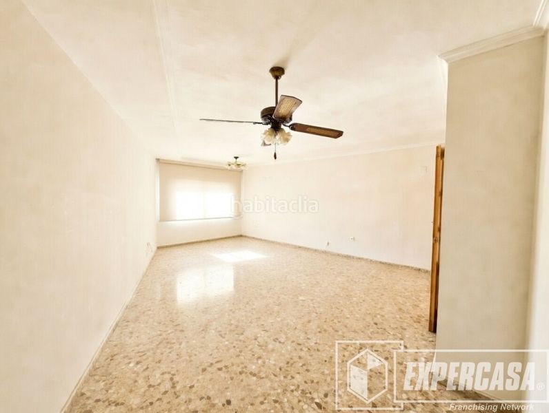 Foto 49566306-b2d7-4b10-bb55-8544a1fc61c0. Pis amb aparcament a Benimàmet Valencia