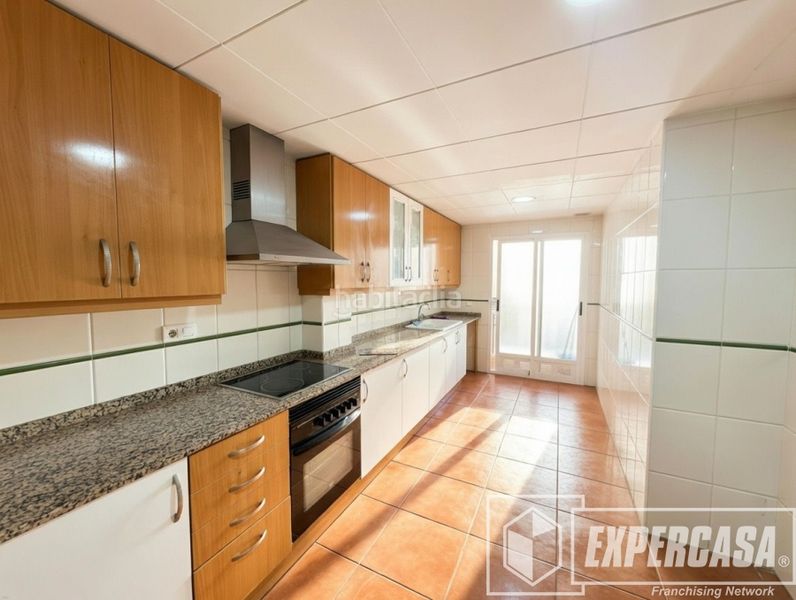 Foto 7a601375-61de-4ecd-8e9e-04b26f590bc0. Pis amb aparcament a Benimàmet Valencia