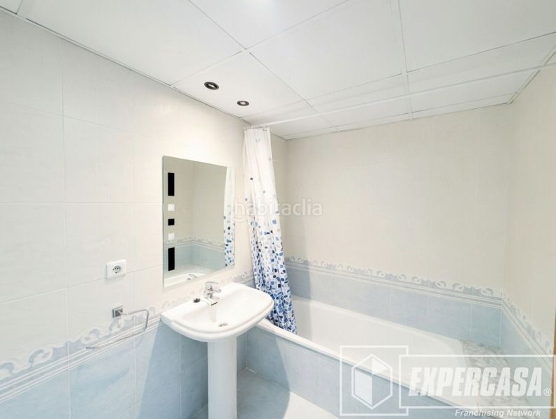 Foto 8ec744f6-05a4-4f22-bcbe-ff60be3eba15. Pis amb aparcament a Benimàmet Valencia