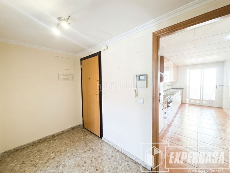 Foto aa00648f-4889-4ed5-aeea-e70bb4970f9d. Pis amb aparcament a Benimàmet Valencia