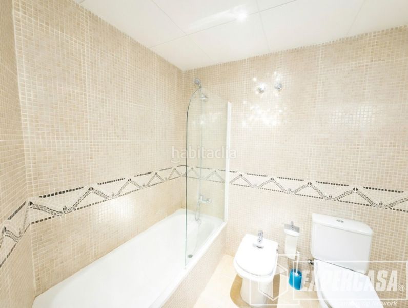 Foto c9c573e3-a5b5-42ec-98ca-a271d18c4f9d. Pis amb aparcament a Benimàmet Valencia